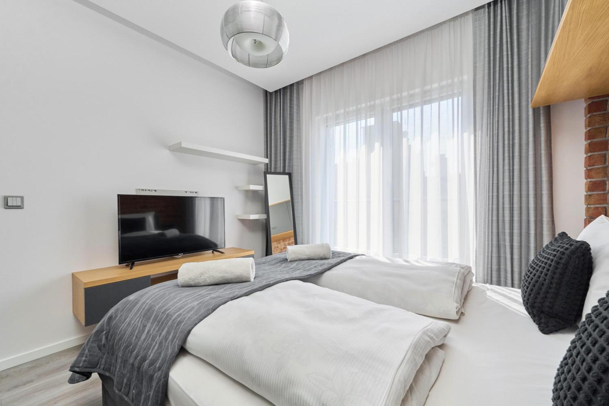 Apartment Stylish Kosciuszki Near The Market Square With Free Garage By Renters Wroclaw